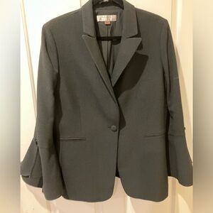 Tahari Arthur Levine black blazer size 12